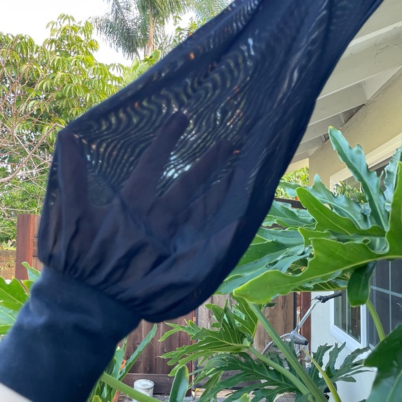 L.A. Hearts mesh sleeve crop top - Picture 2 of 5